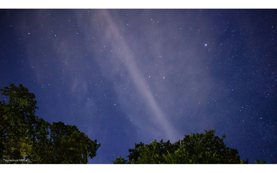 Sternenhimmel über dem Sorpesee bei Sundern/Sauerland