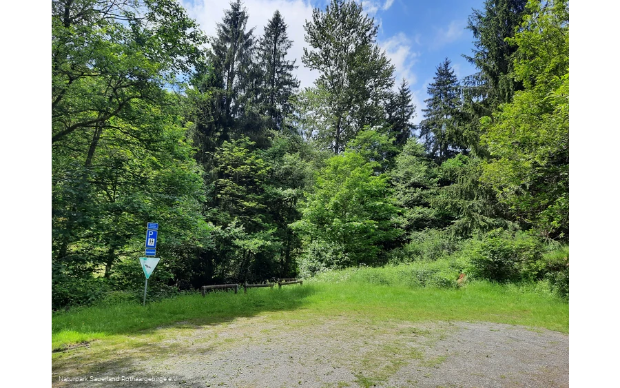 Parken unterhalb des Friedhofs