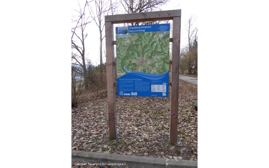 Infotafel gibt einen Überblick der Wandermöglichkeiten