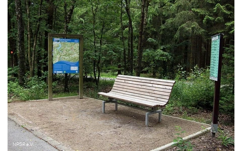 Rastplatz am Wanderparkplatz Piener Kopf