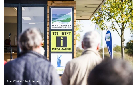 Der Eingangsbereich des Naturpark-Infozentrums Hem