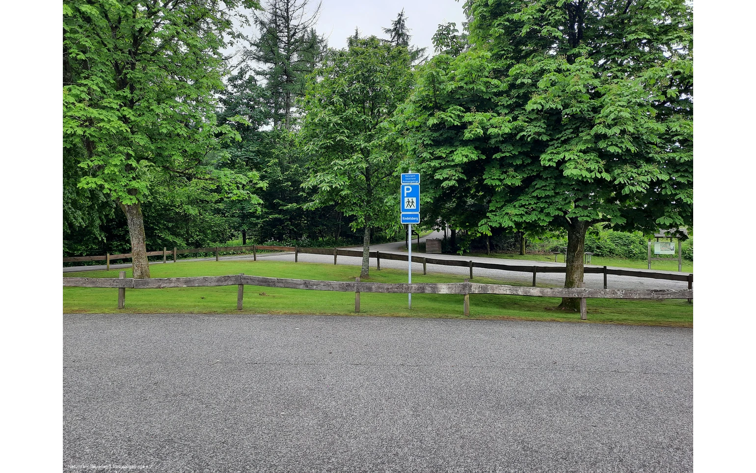 Parkplatz unweit der Kreuztaler Wahrzeichens