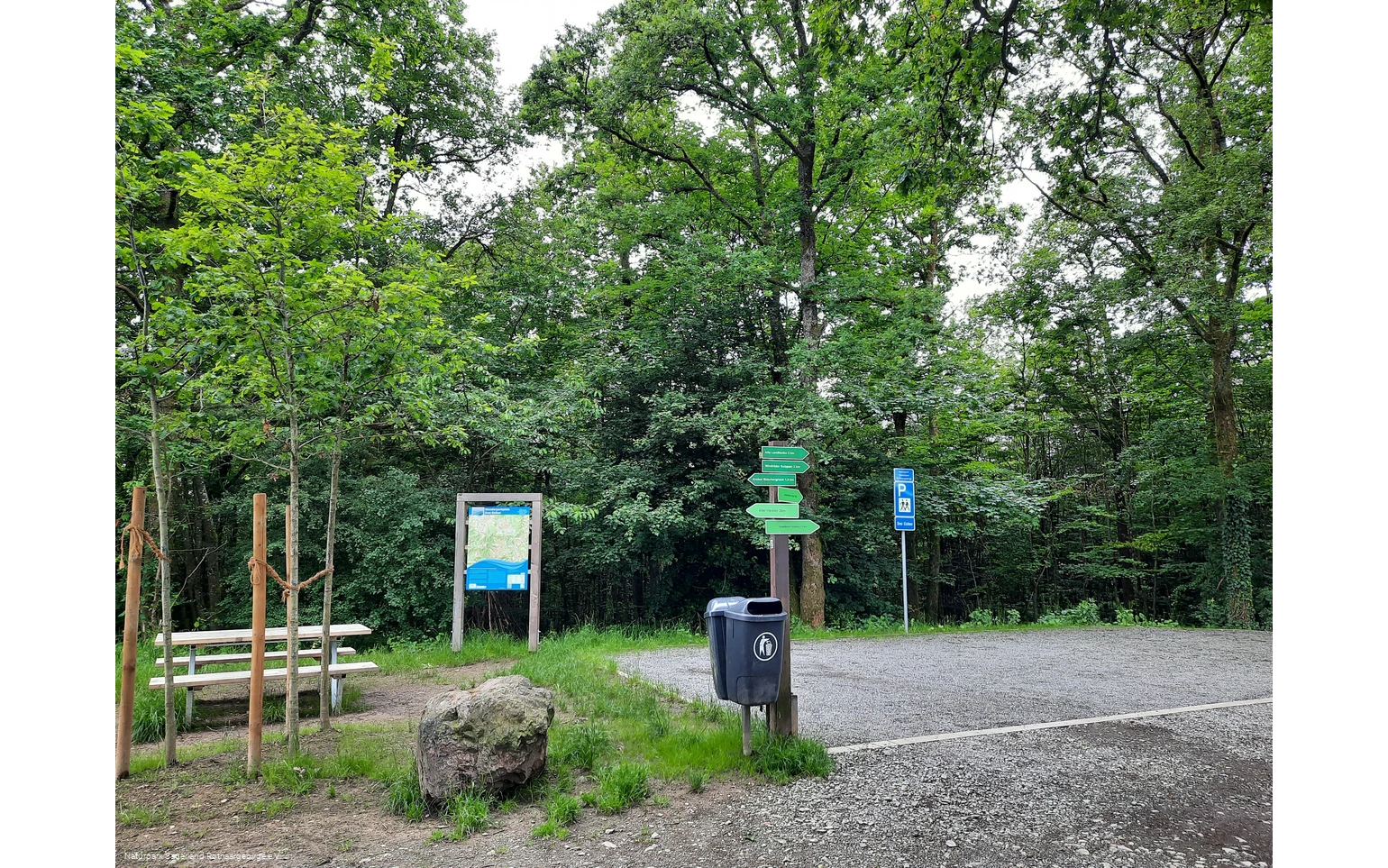 Wanderparkplatz mit Blick auf Büschergrund