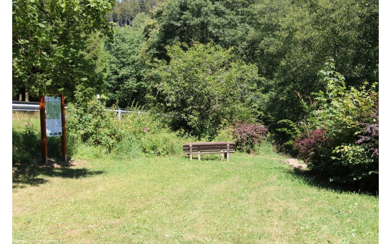 Impressionen des Wanderparkplatzes Stauweiher Hein