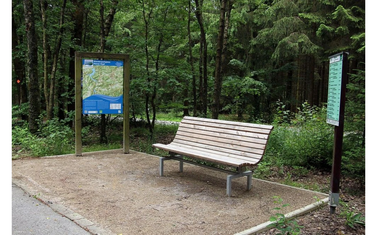 Rastplatz am Wanderparkplatz Piener Kopf