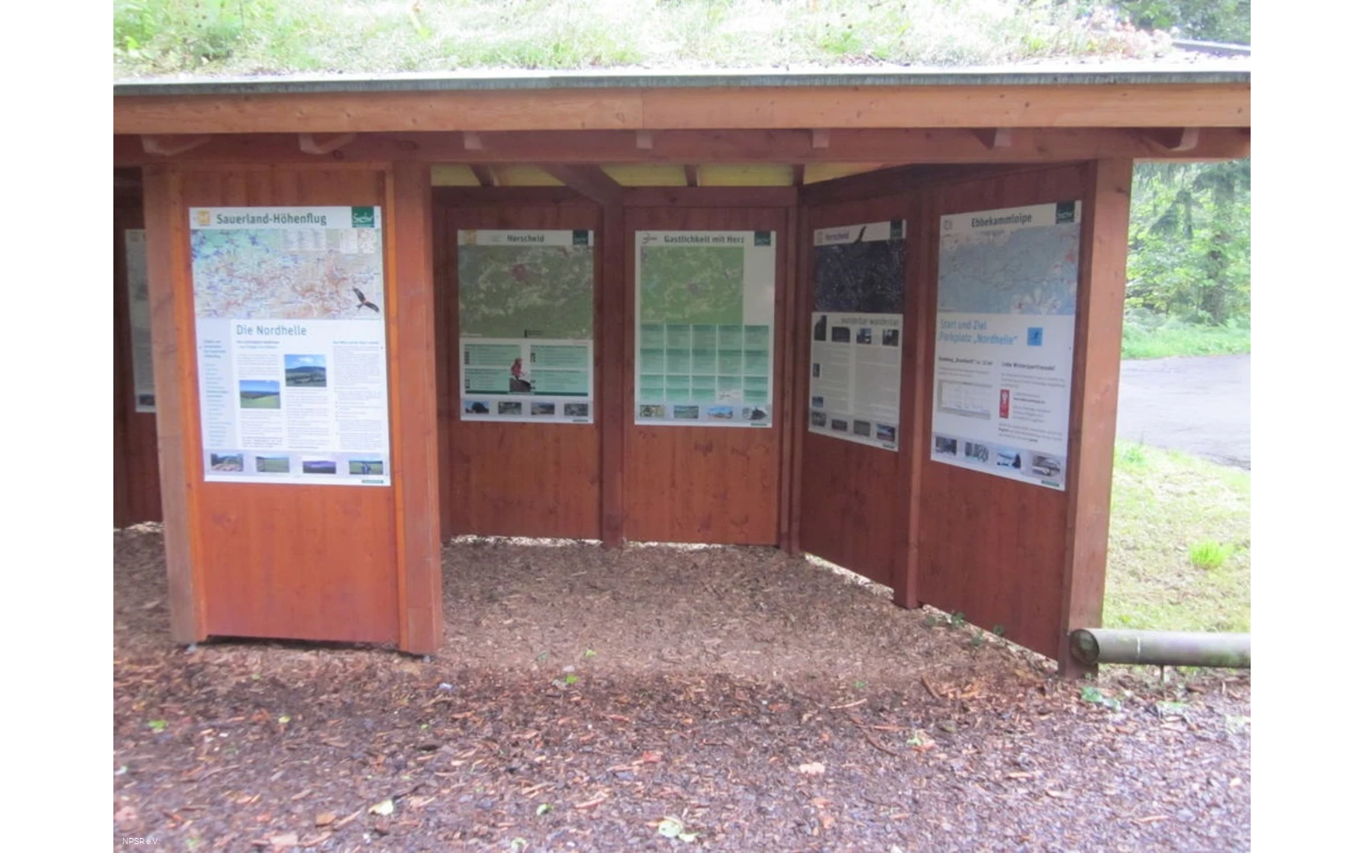 Informationshütte an Wanderparkplatz Nordhelle