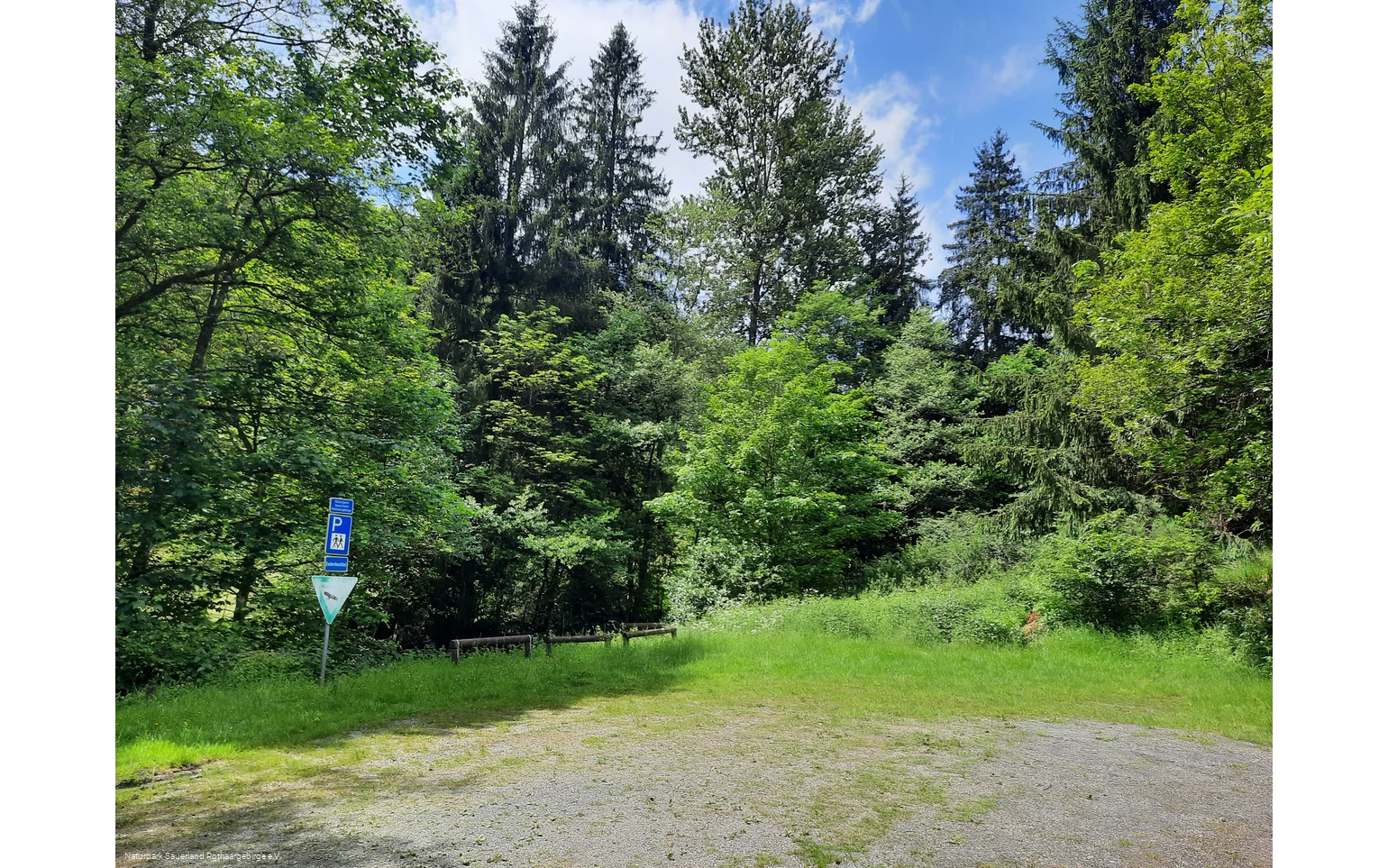 Parken unterhalb des Friedhofs