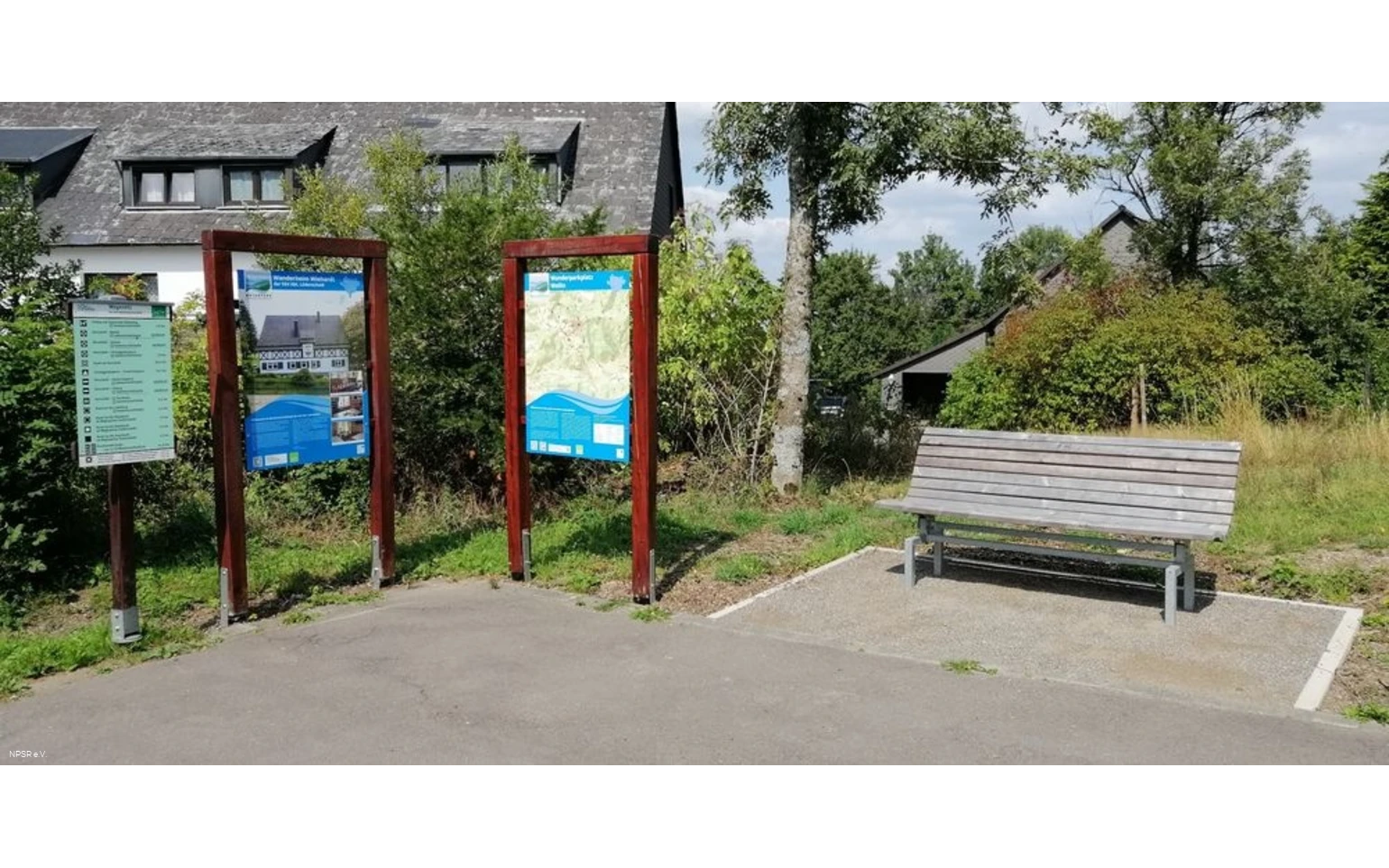 Rastmöglichkeit am Wanderparkplatz Wellin