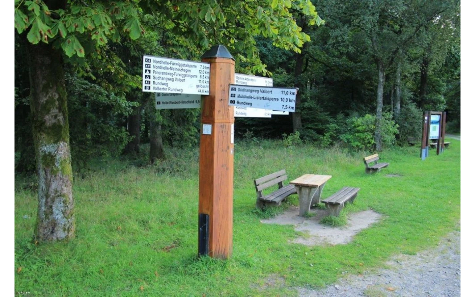 Wegekreuz der SGV am Rastplatz &amp;quot;Spinn