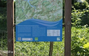 Informationstafel am Wanderparkplatz Niederholte