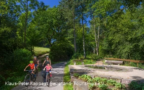 Tourenrad fahren mit der ganzen Familie