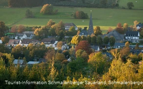 Gleidorf mit Blick auf die Herz-Jesu-Kirche