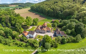 Luisenhuette Balve - Aussenansicht 4 - Luftbild Jan R. Schäfer.jpg