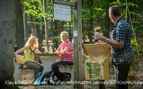 Pause an der Schnapseiche