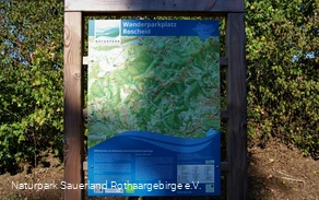 Viel Wissenswertes bietet die Infotafel für den Wa