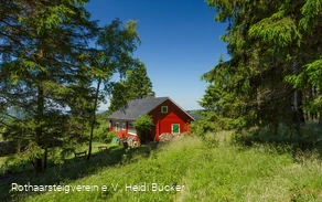 Rotes Haus am Rothaarsteig zwischen Lenneplätze und Langewiese