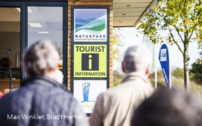 Der Eingangsbereich des Naturpark-Infozentrums Hem