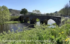 Rundbogenbrücke in Beddelhausen