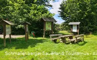 Sitzgruppe am Wanderparkplatz Hoher Knochen