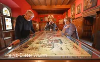 Burg Altena Schachbalken und Adler Foto Heinz-Dieter Wurm.jpg