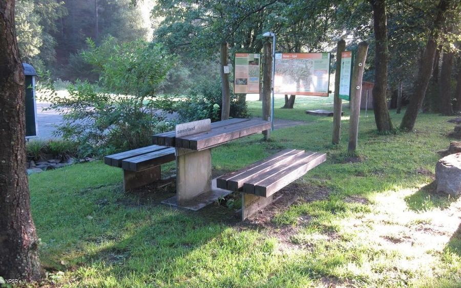 Rastmöglichkeit am Wanderparkplatz Ispei