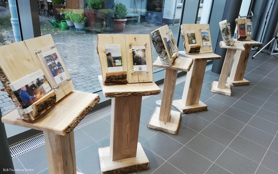 Broschüren-Ständer