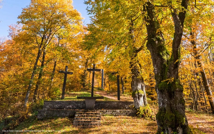 Kreuzigungsgruppe auf dem Wilzenberg Kreuzigungsgruppe auf dem Wilzenberg