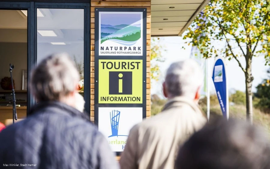 Der Eingangsbereich des Naturpark-Infozentrums Hem