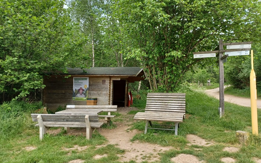 Rastplatz Vierkreuze (c) Naturpark Sauerland Rothaargebirge (1).jpg