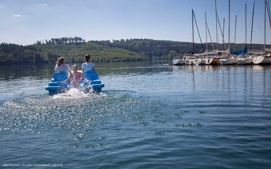 Tretboot in Seenot