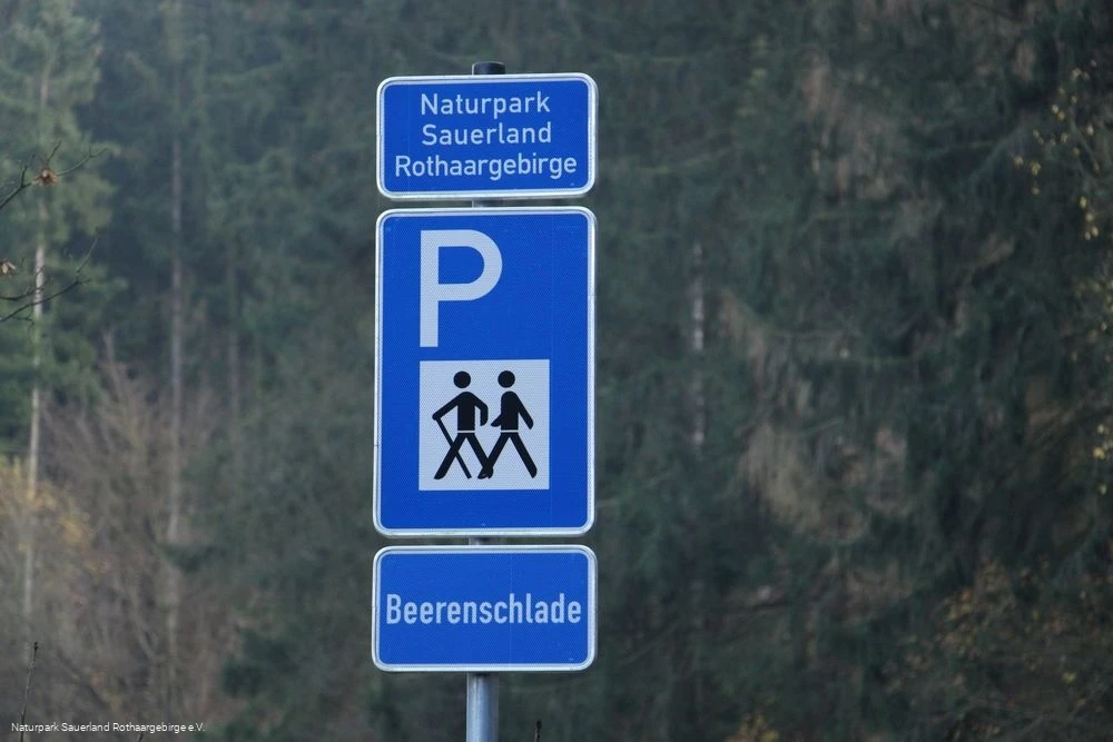 ... hier gehts zum Wanderparkplatz Beerenschlade