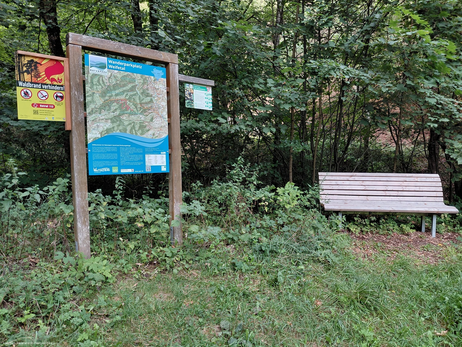 Weifetal_Infotafel_Bank.jpg