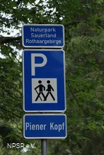 Verkehrszeichen zum Wanderparkplatz