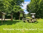 Sitzgruppe am Wanderparkplatz Hoher Knochen