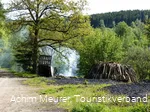 Köhlerpfad_Blick auf brennenden Kohlenmeiler